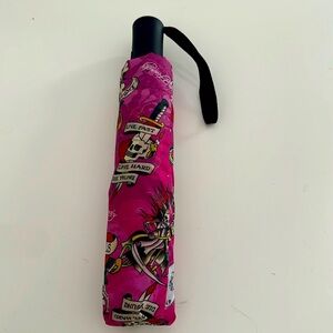 Ed Hardy Live Fast, Love Hard, Die Young pink umbrella ☔️